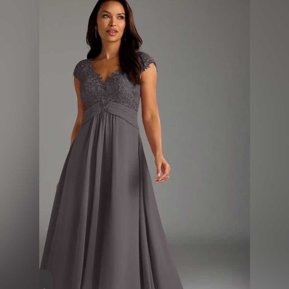 AZAZIE  Dress Women’s  18 Gown Size A 18 Prom Wedding mother bride nwt Plus